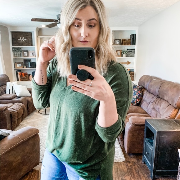 Meet your Posher, Lindsey - Picture 2 of 8